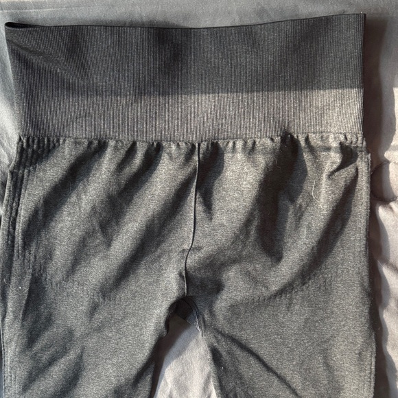 Gymshark Charcoal Leggings - Picture 4 of 4